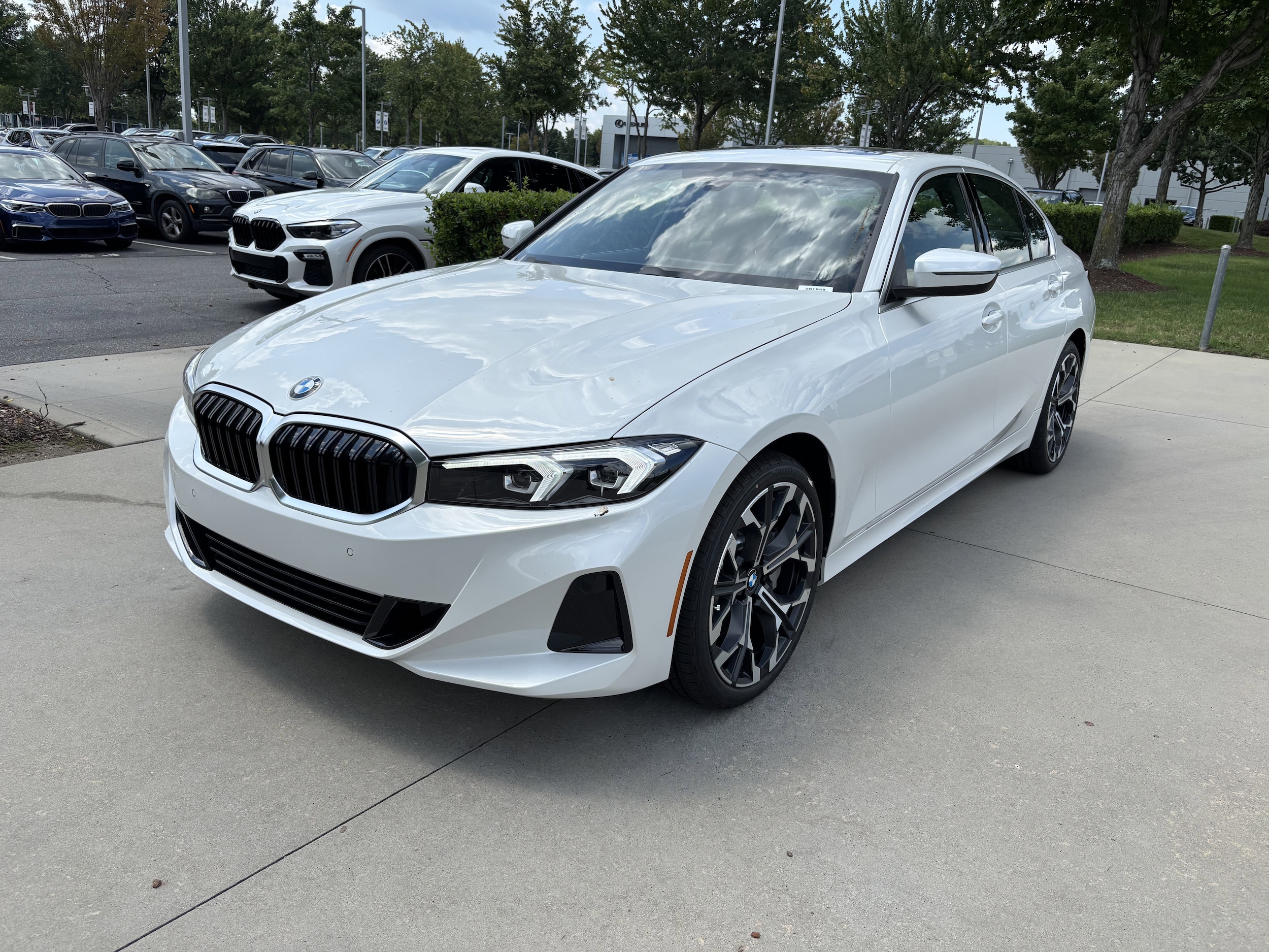 2025 BMW 3 Series 330i photo 4
