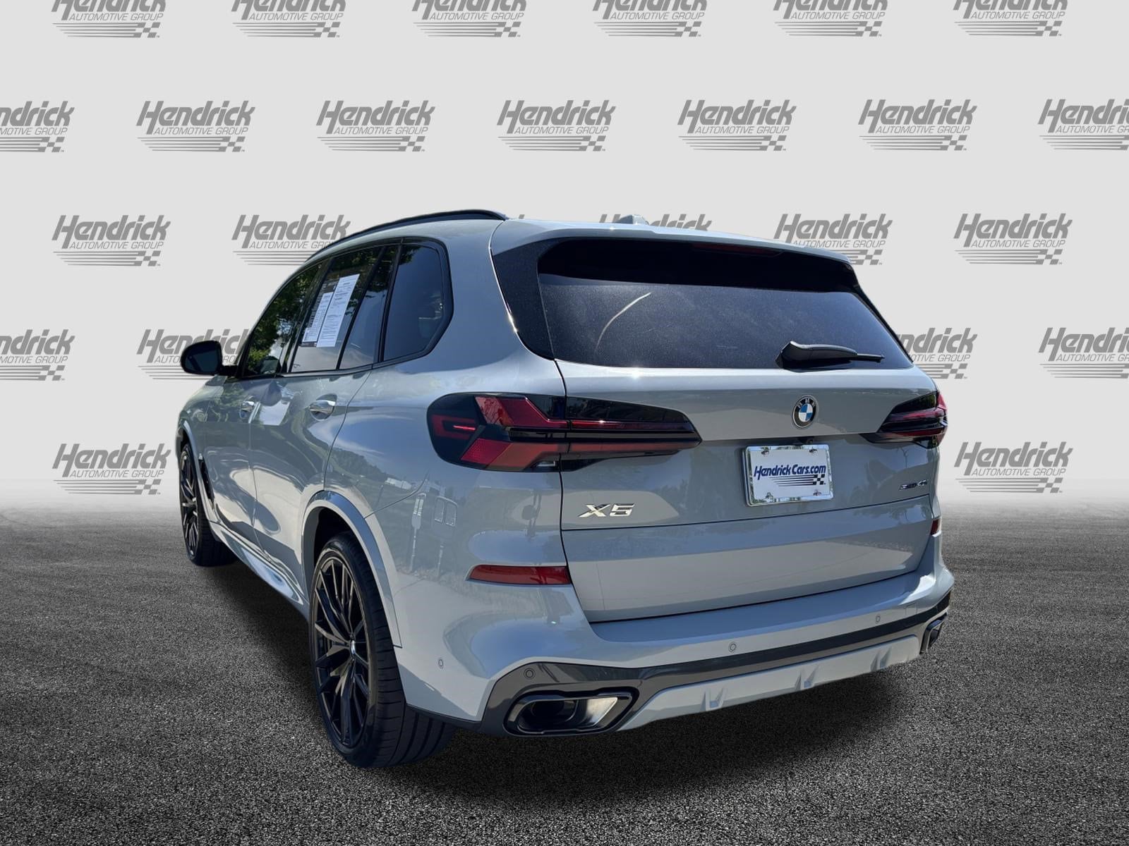 2026 BMW X5 sDrive40i photo 3