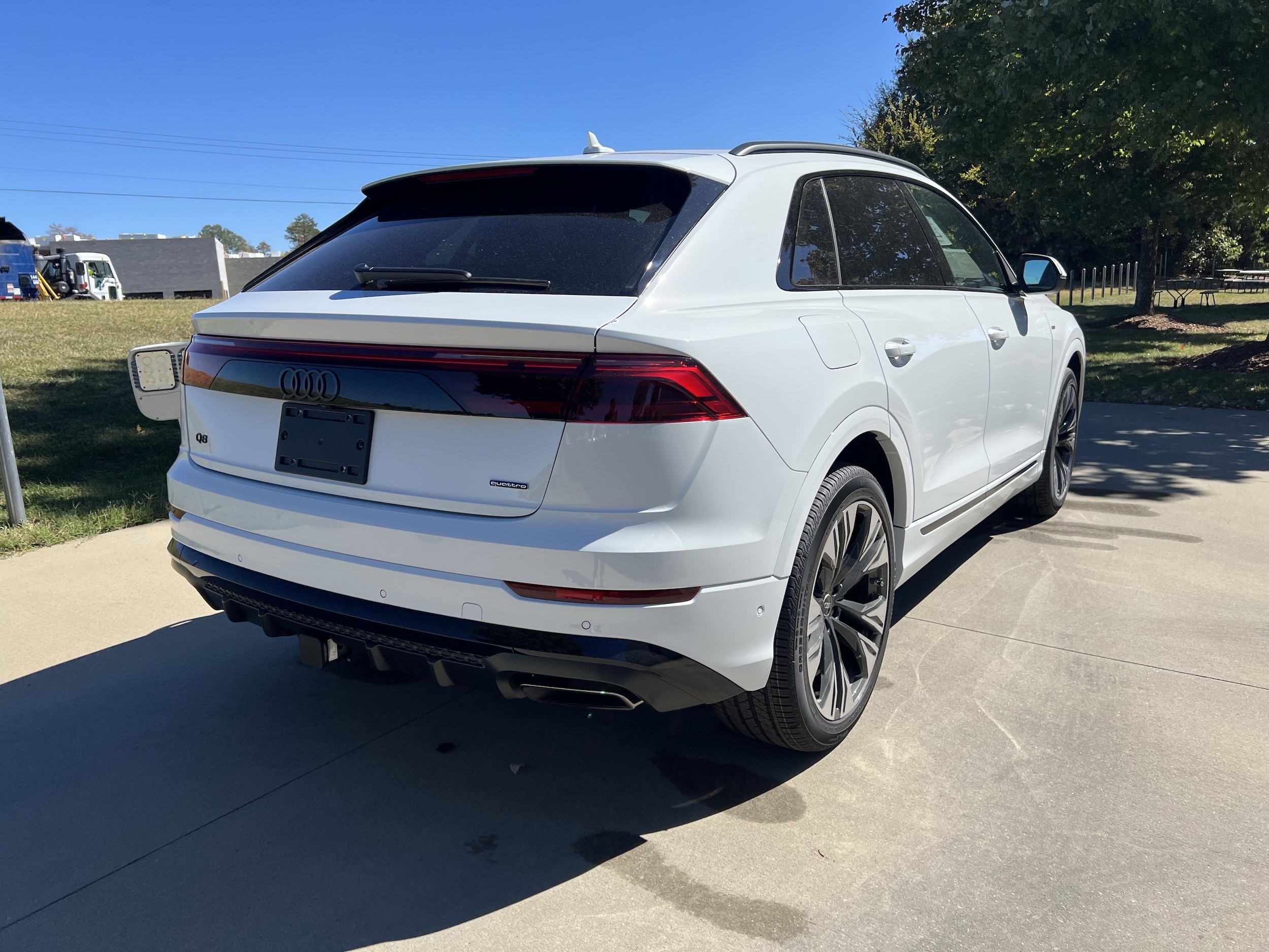 2026 Audi Q8 Premium Plus photo 3