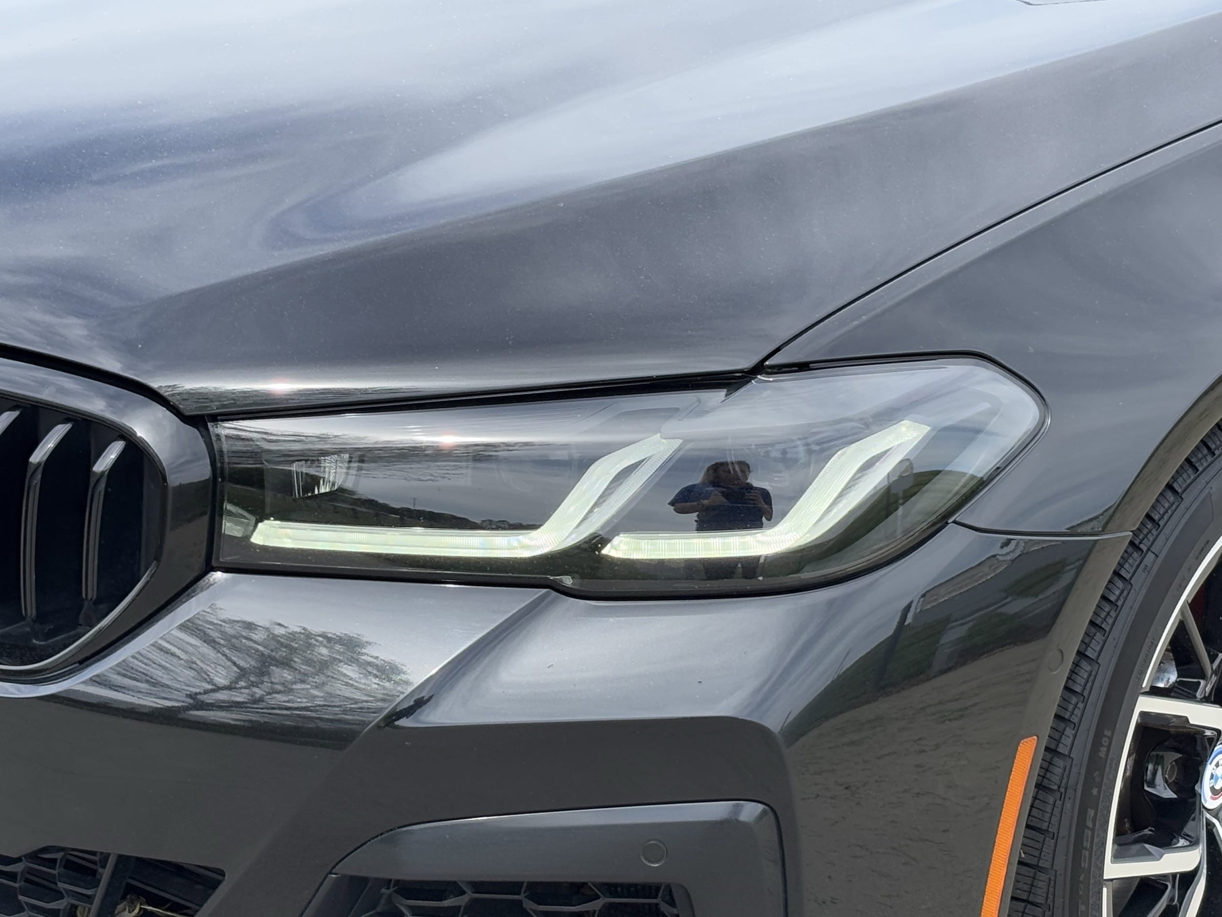 2023 BMW 5 Series M550i xDrive photo 5