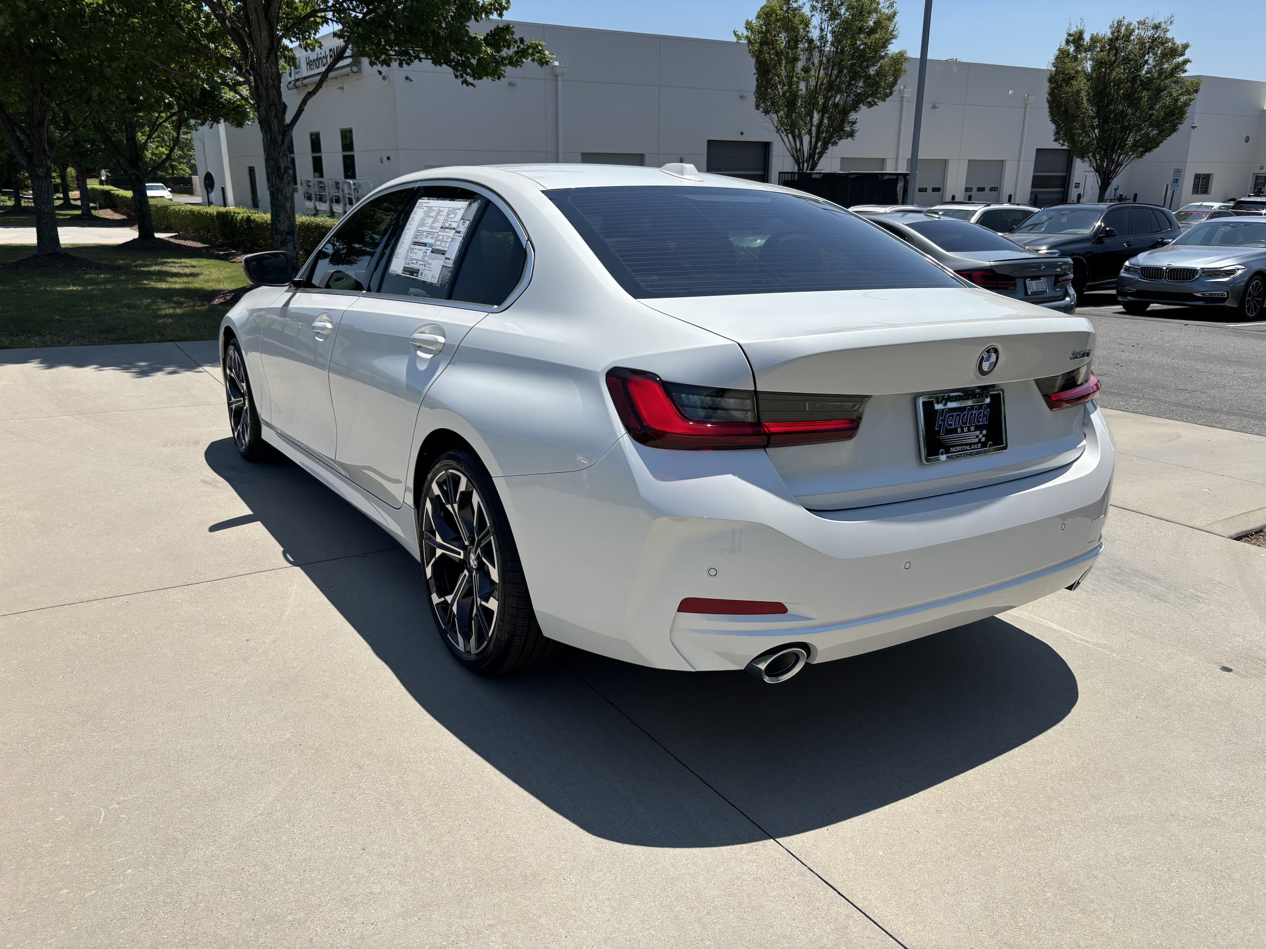 2025 BMW 3 Series 330i photo 6