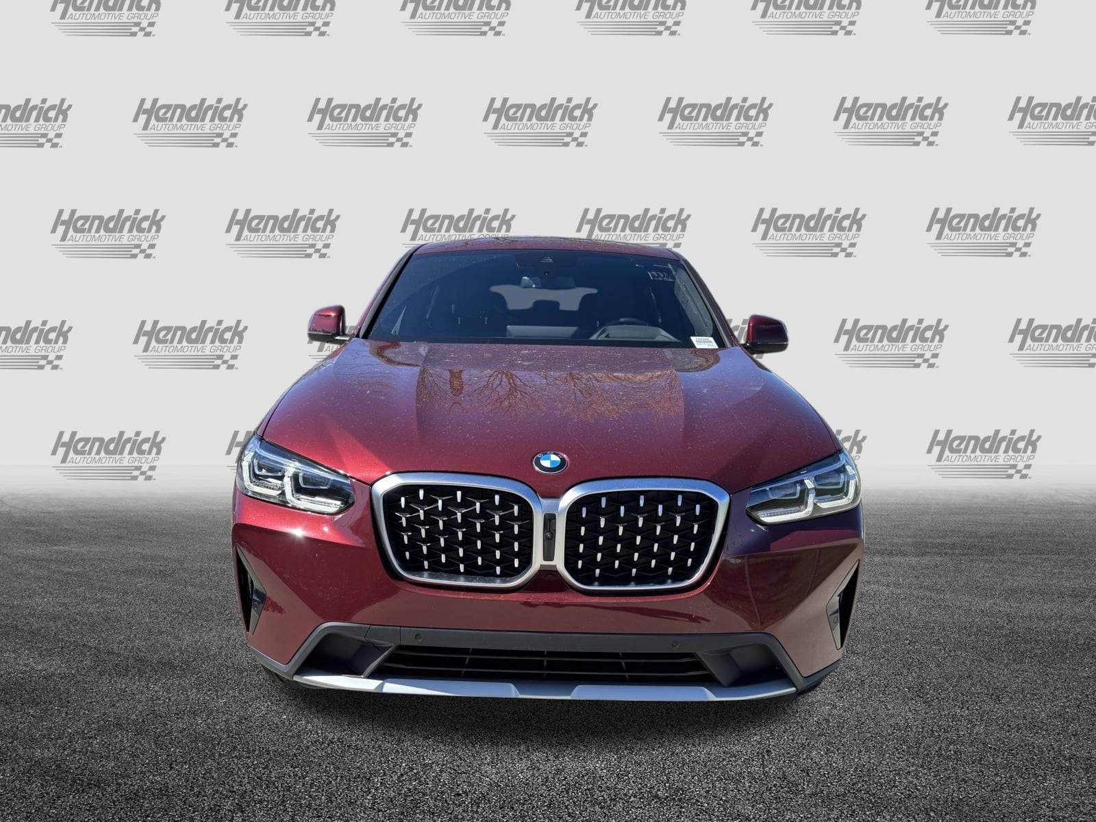 2025 BMW X4 xDrive30i photo 2