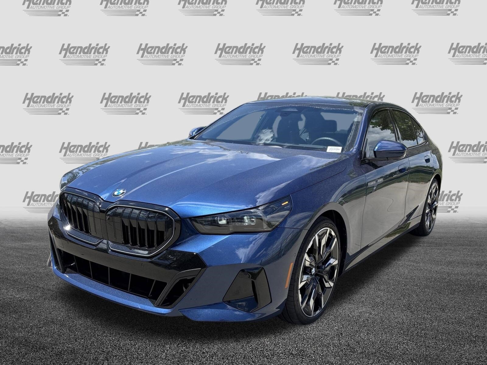 2026 BMW 5 Series 530i xDrive photo 4