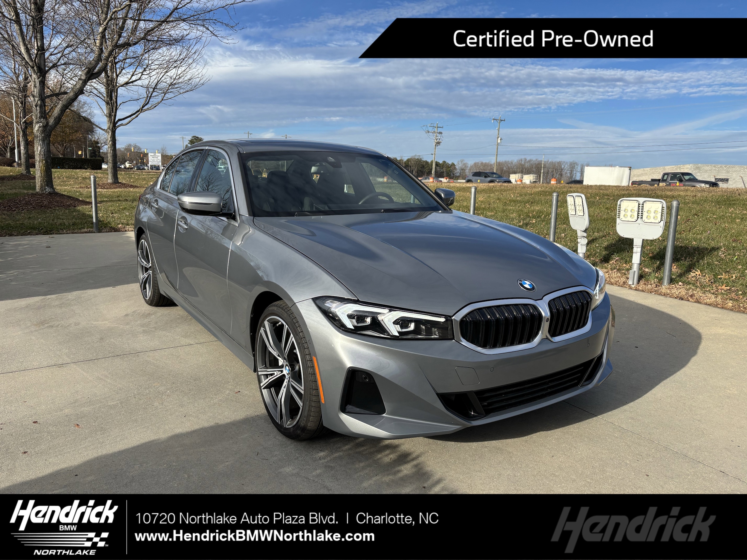 2024 BMW 3 Series 330i's photo