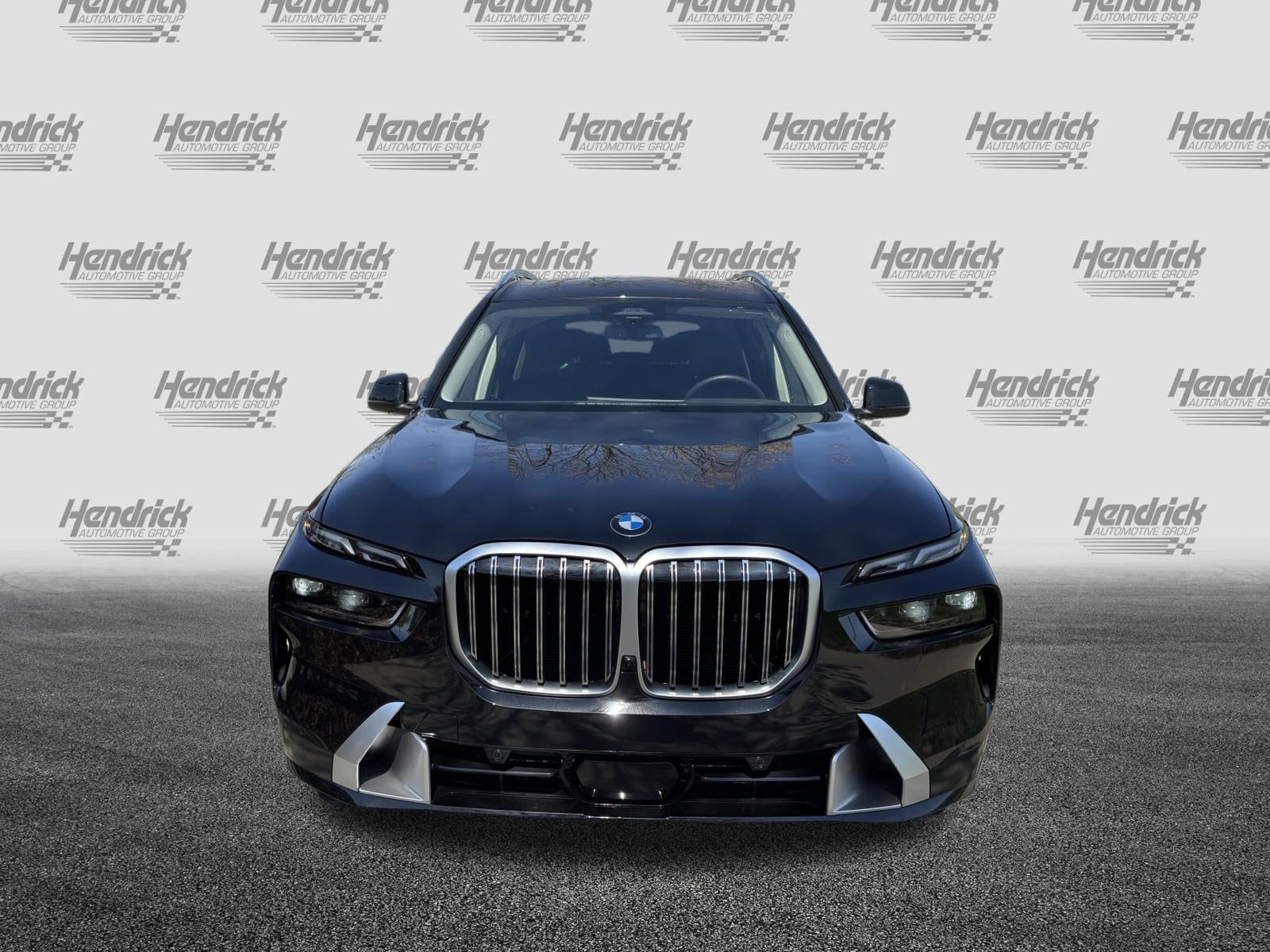 2025 BMW X7 xDrive40i photo 2