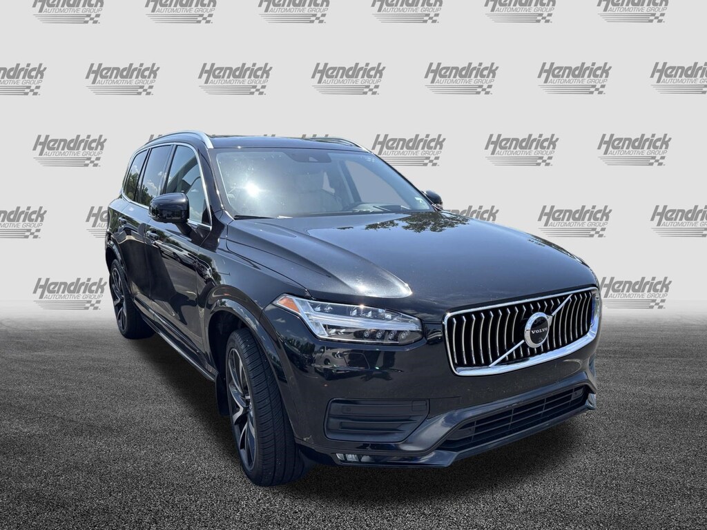 Used 2022 Volvo XC90 Momentum SUV