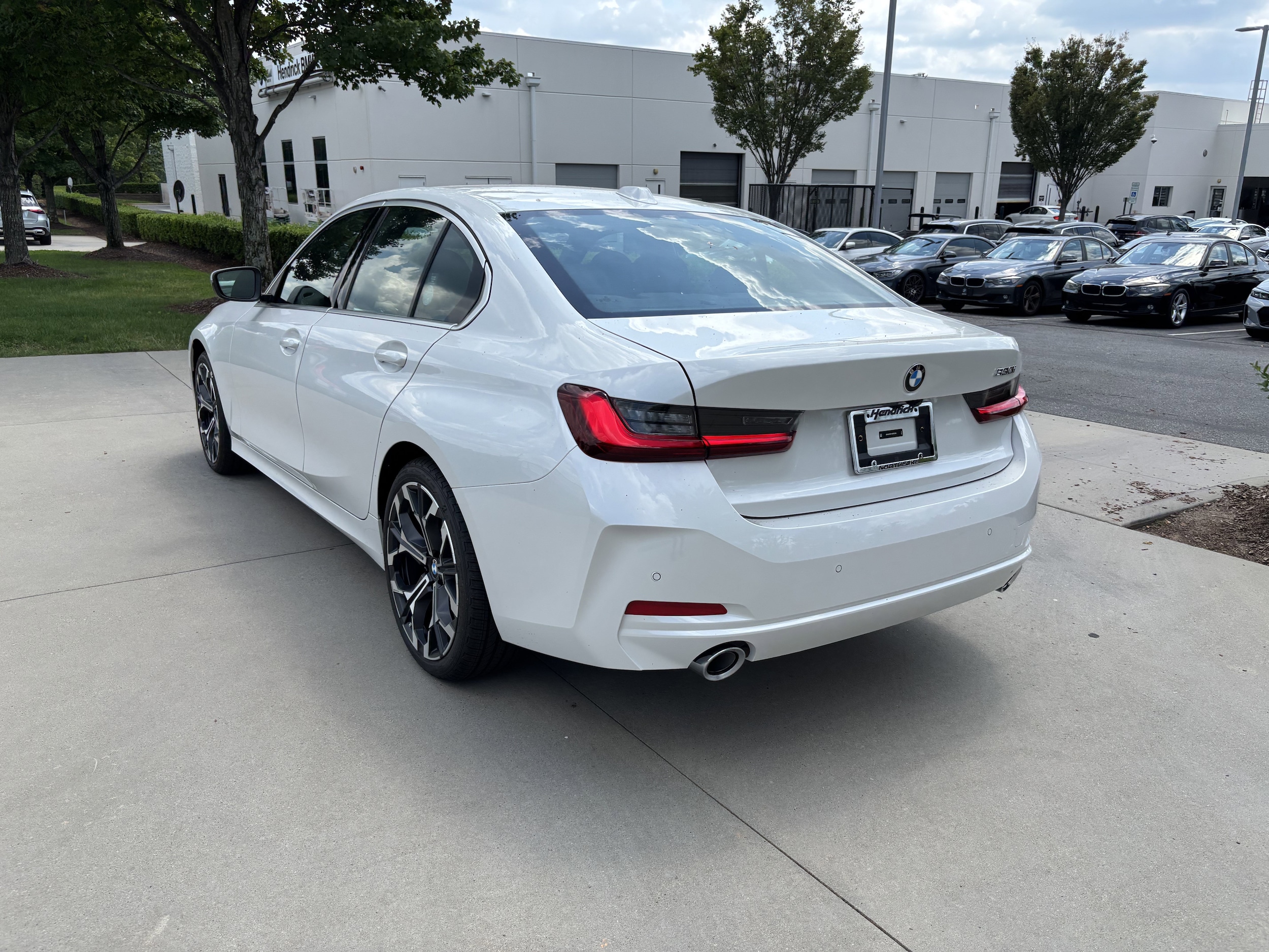2025 BMW 3 Series 330i photo 6