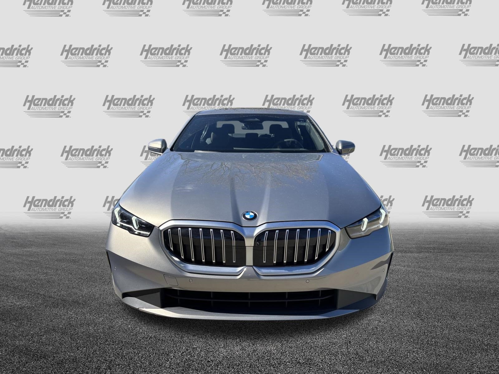 2025 BMW 5 Series 530i photo 2