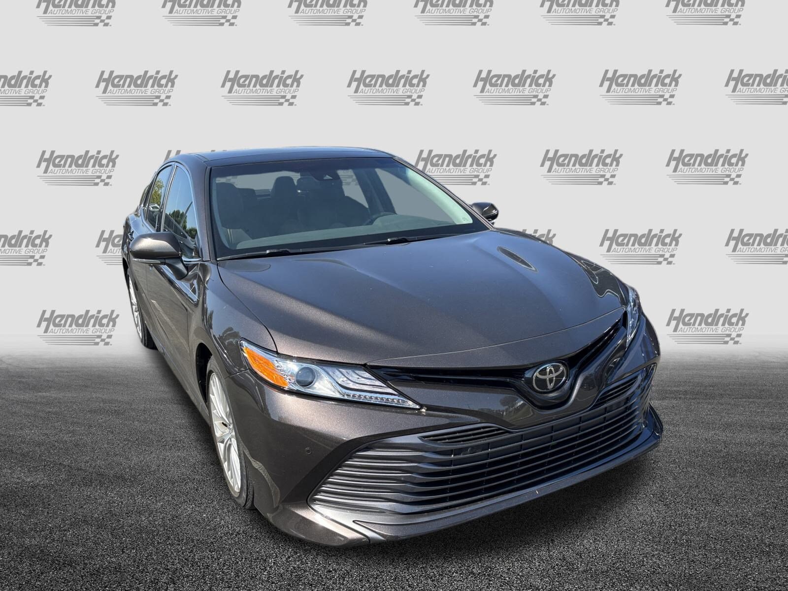 2018 Toyota Camry LE photo 2