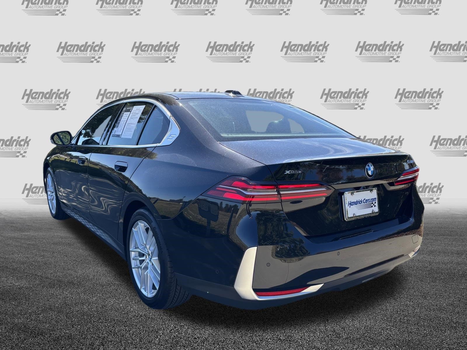 2025 BMW 5 Series 530i xDrive photo 3