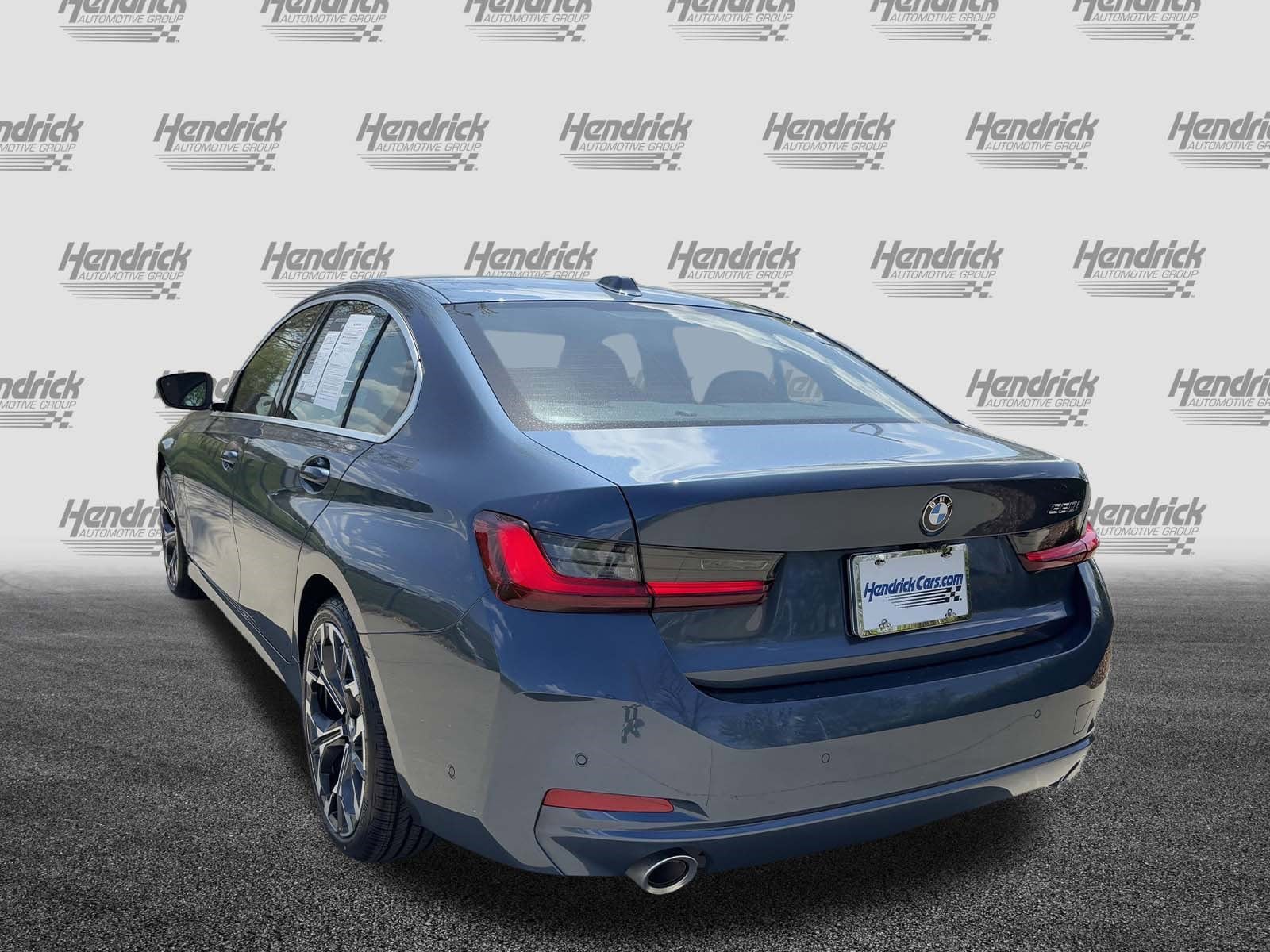 2025 BMW 3 Series 330i photo 3