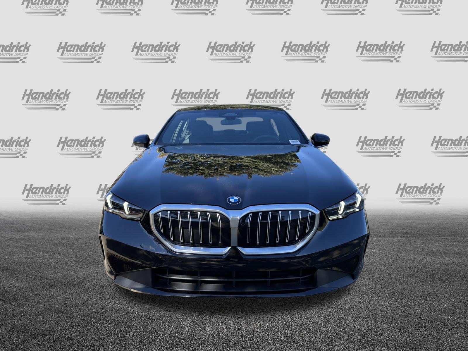 2025 BMW 5 Series 530i xDrive photo 2
