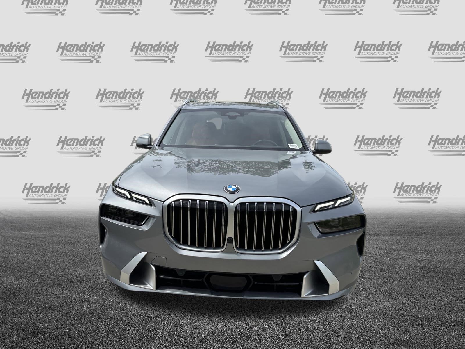 2024 BMW X7 xDrive40i photo 2