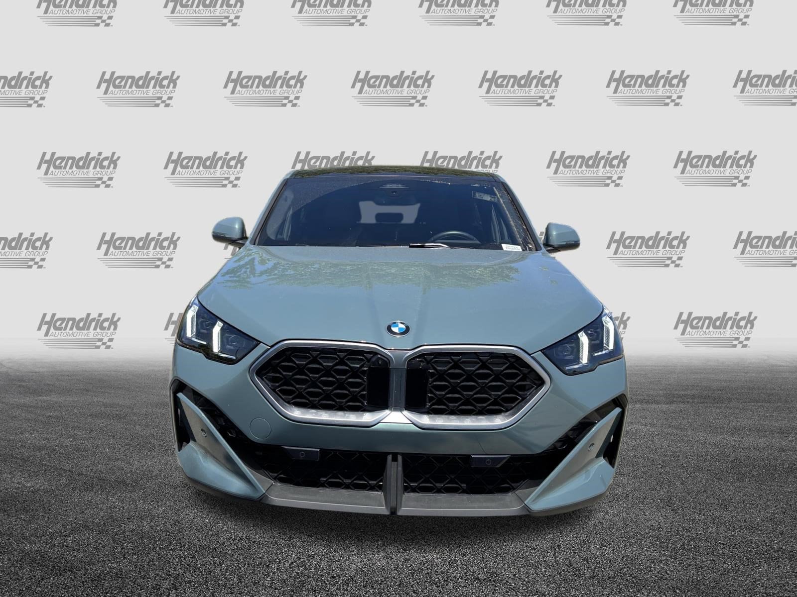 2025 BMW X2 xDrive28i photo 2