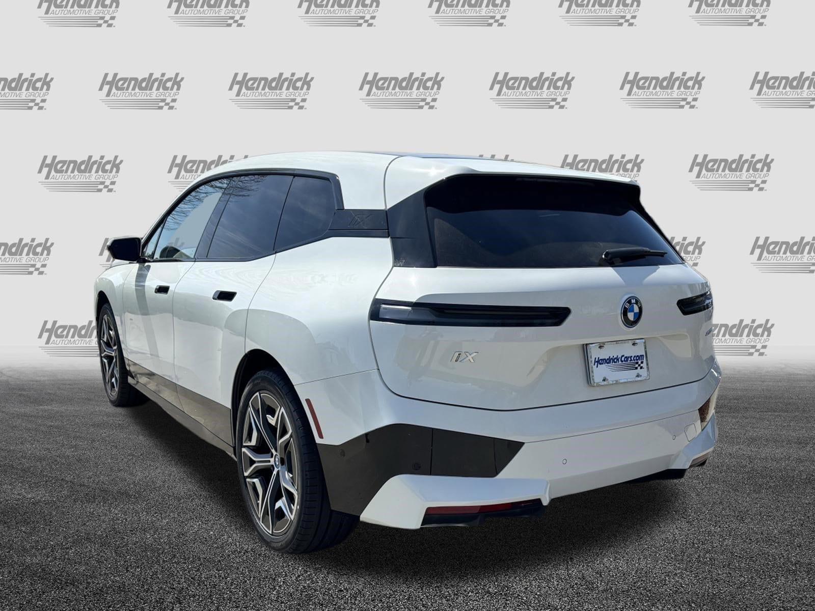 2025 BMW iX xDrive50 photo 3