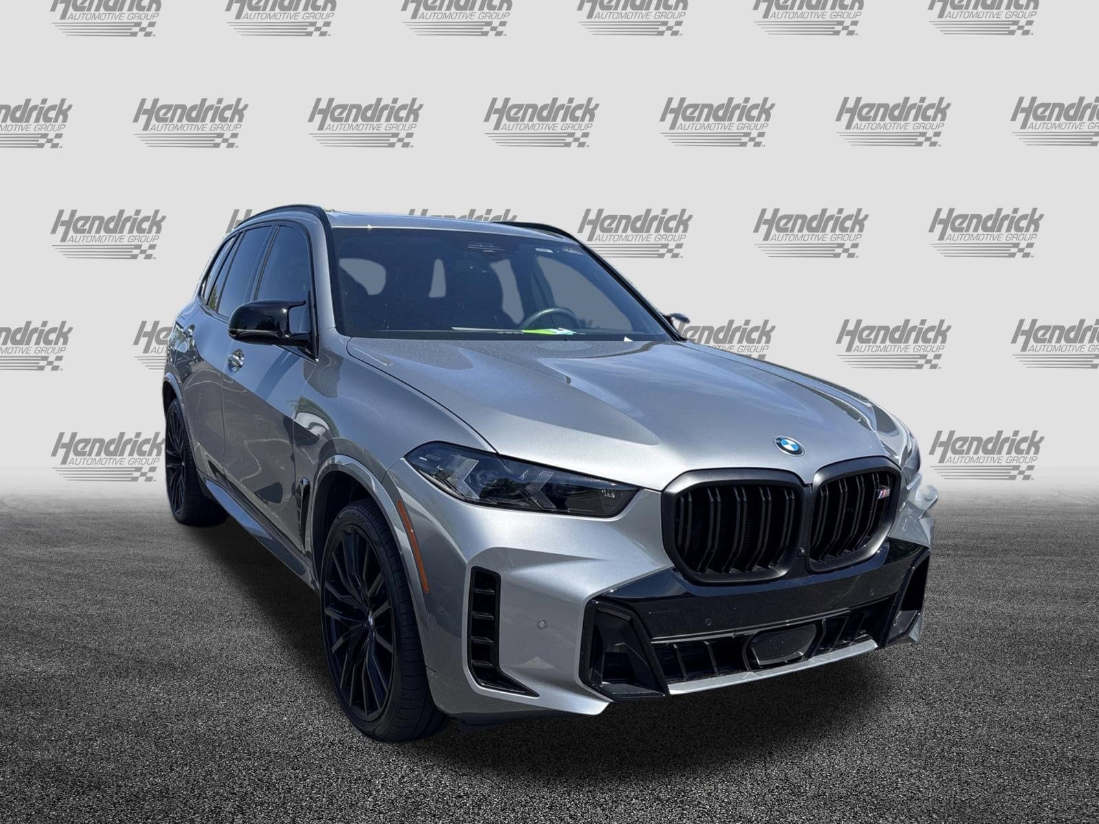 2024 BMW X5 M60i photo 2