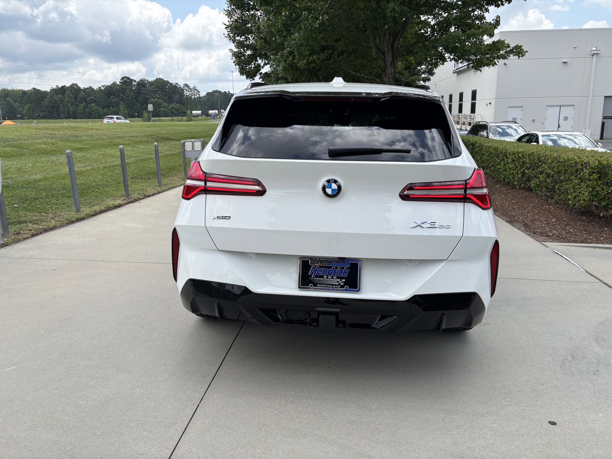 2025 BMW X3 30 xDrive photo 3