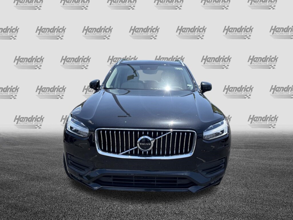 Used 2022 Volvo XC90 Momentum SUV