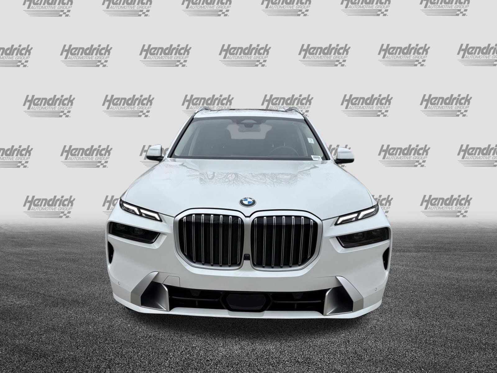 2026 BMW X7 xDrive40i photo 2