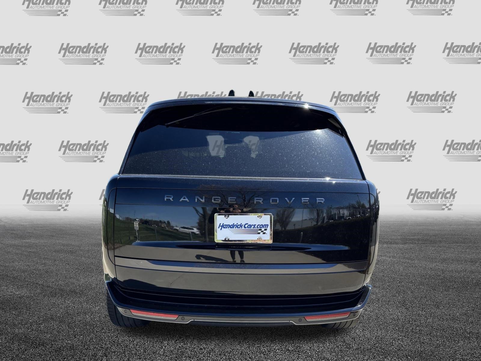 2025 Land Rover Range Rover SE photo 3
