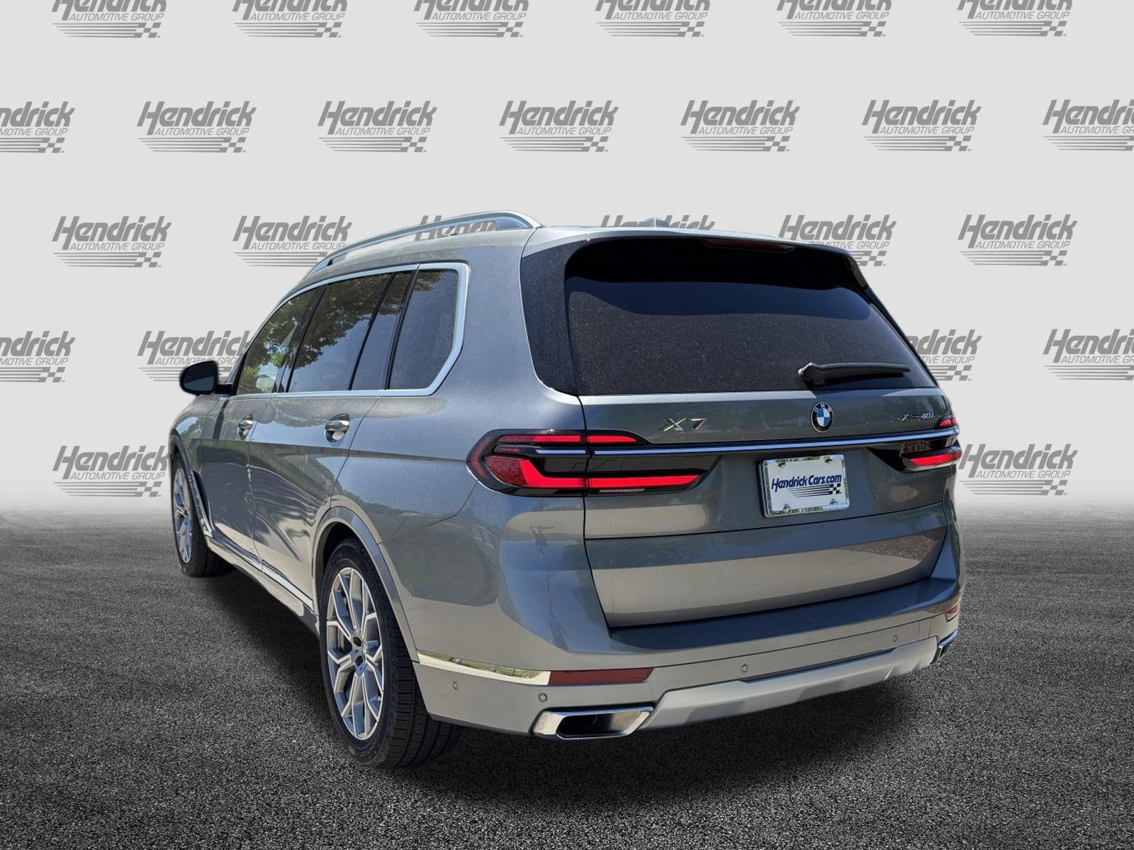 2025 BMW X7 xDrive40i photo 3