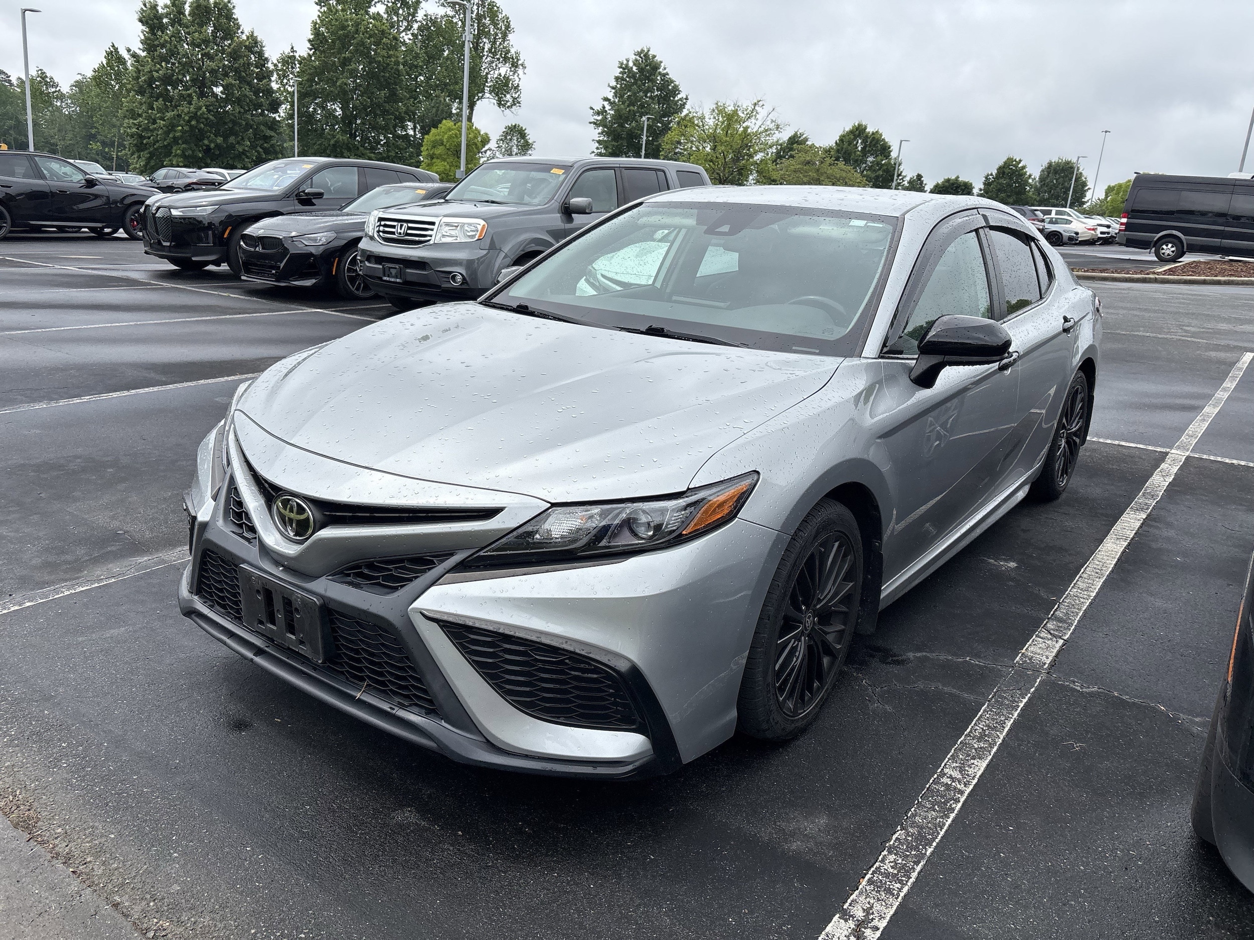2021 Toyota Camry SE Nightshade photo 3