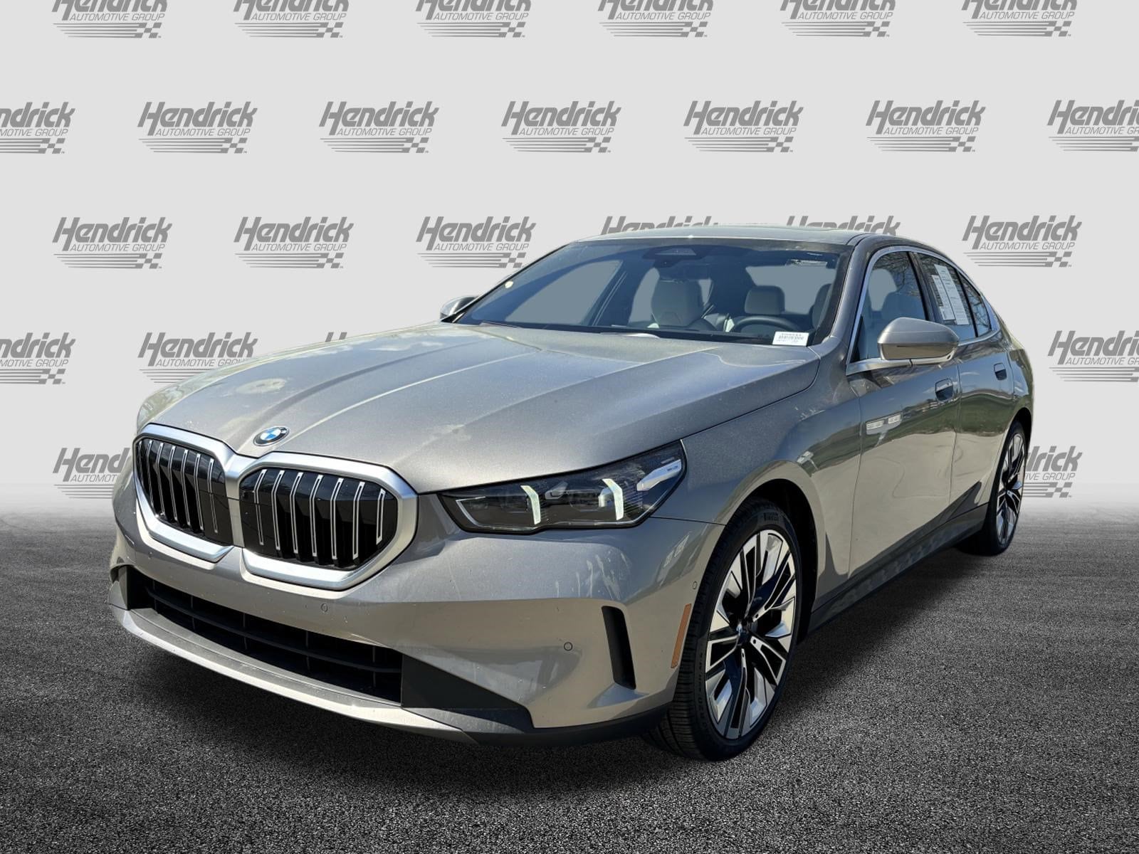 2026 BMW 5 Series 530i photo 2