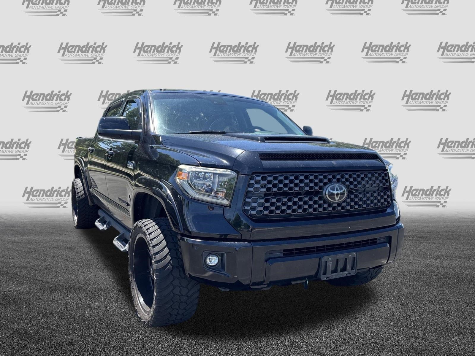2018 Toyota Tundra 4WD SR5 photo 5