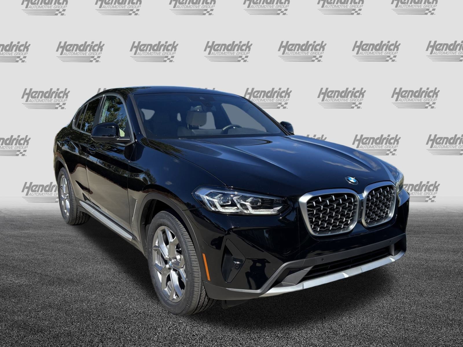 2025 BMW X4 30i's photo