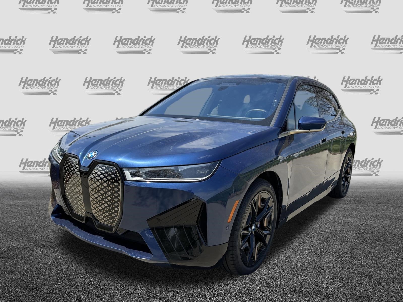 2023 BMW iX M60 photo 6