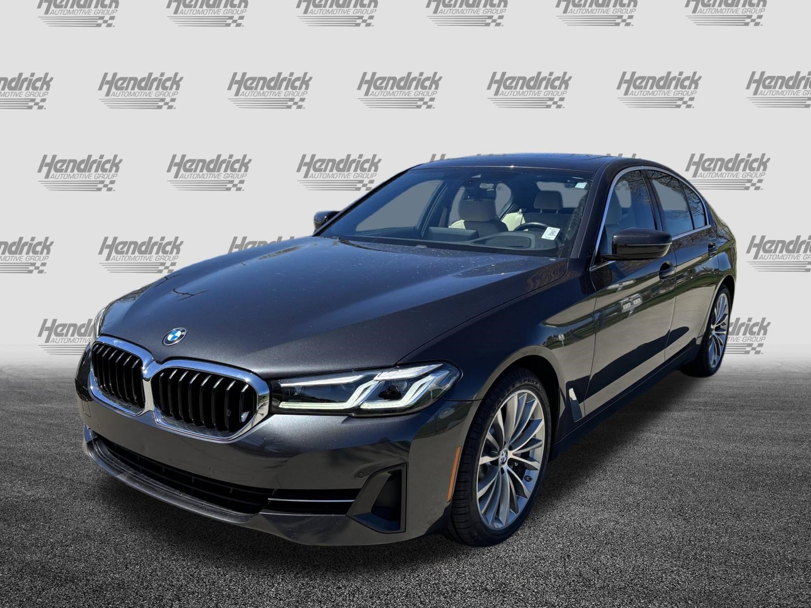 2023 BMW 5 Series 530i photo 4