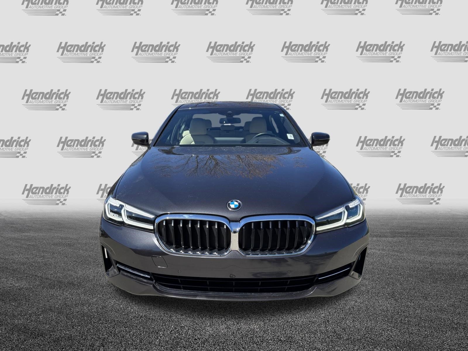 2023 BMW 5 Series 530i photo 2