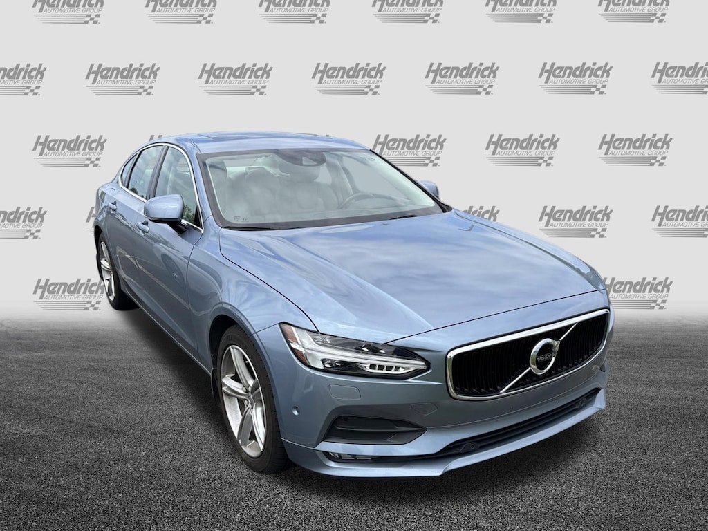 Used 2017 Volvo S90 Momentum Sedan