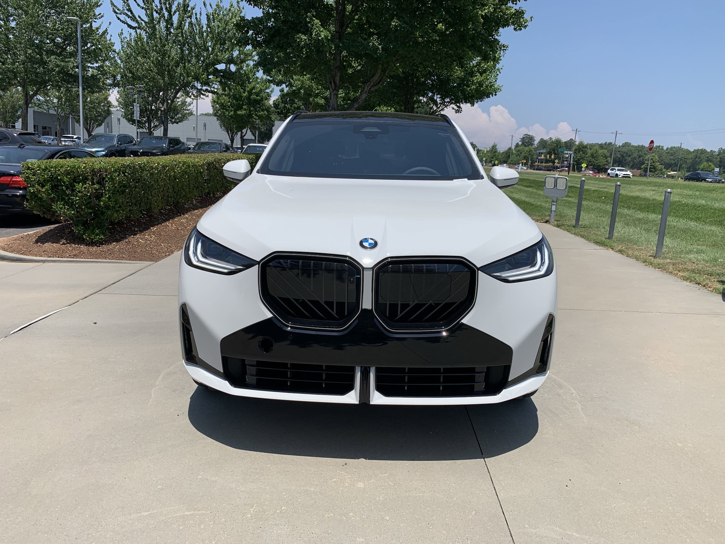 2025 BMW X3 30 xDrive photo 2