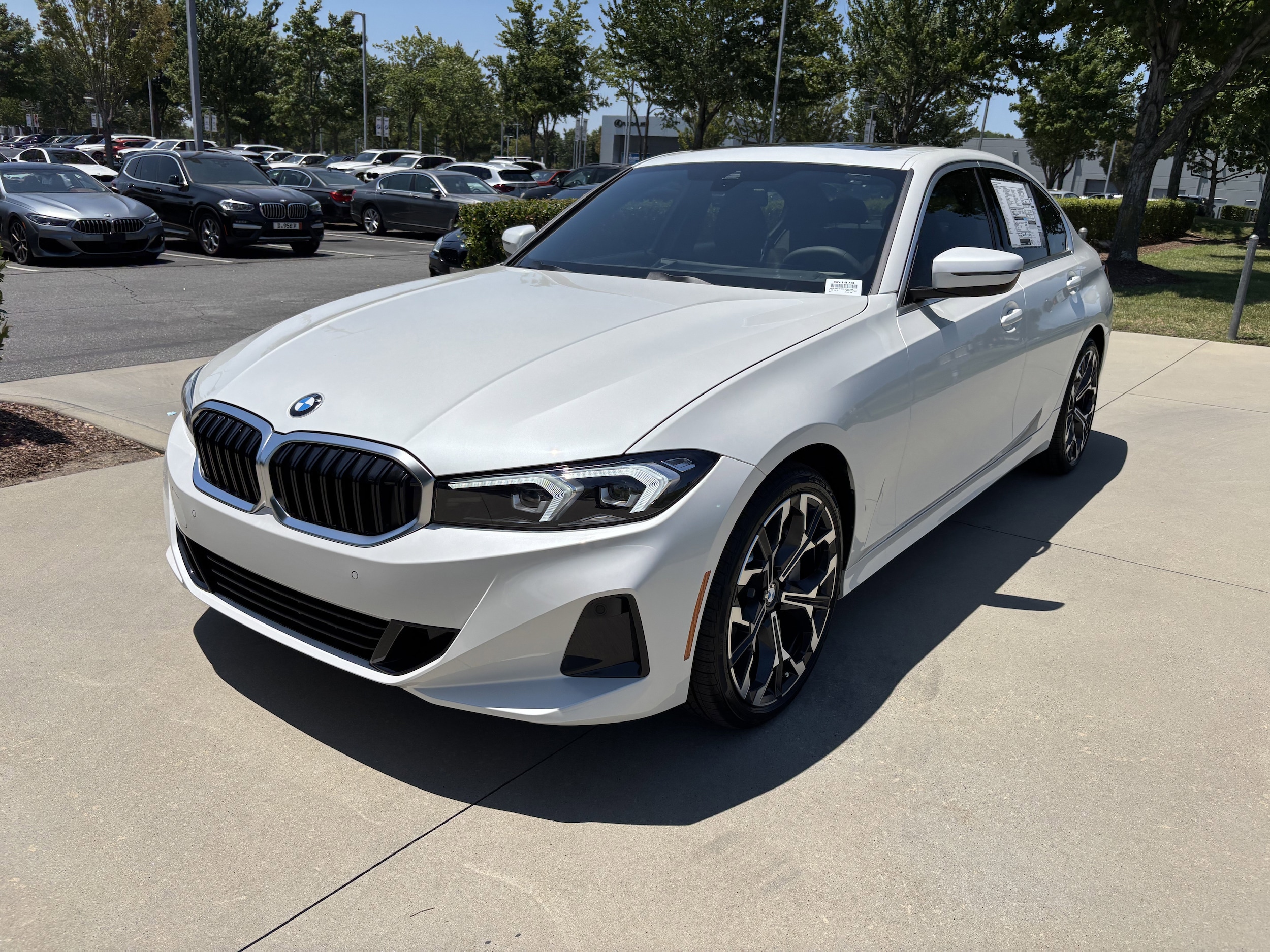 2025 BMW 3 Series 330i photo 4