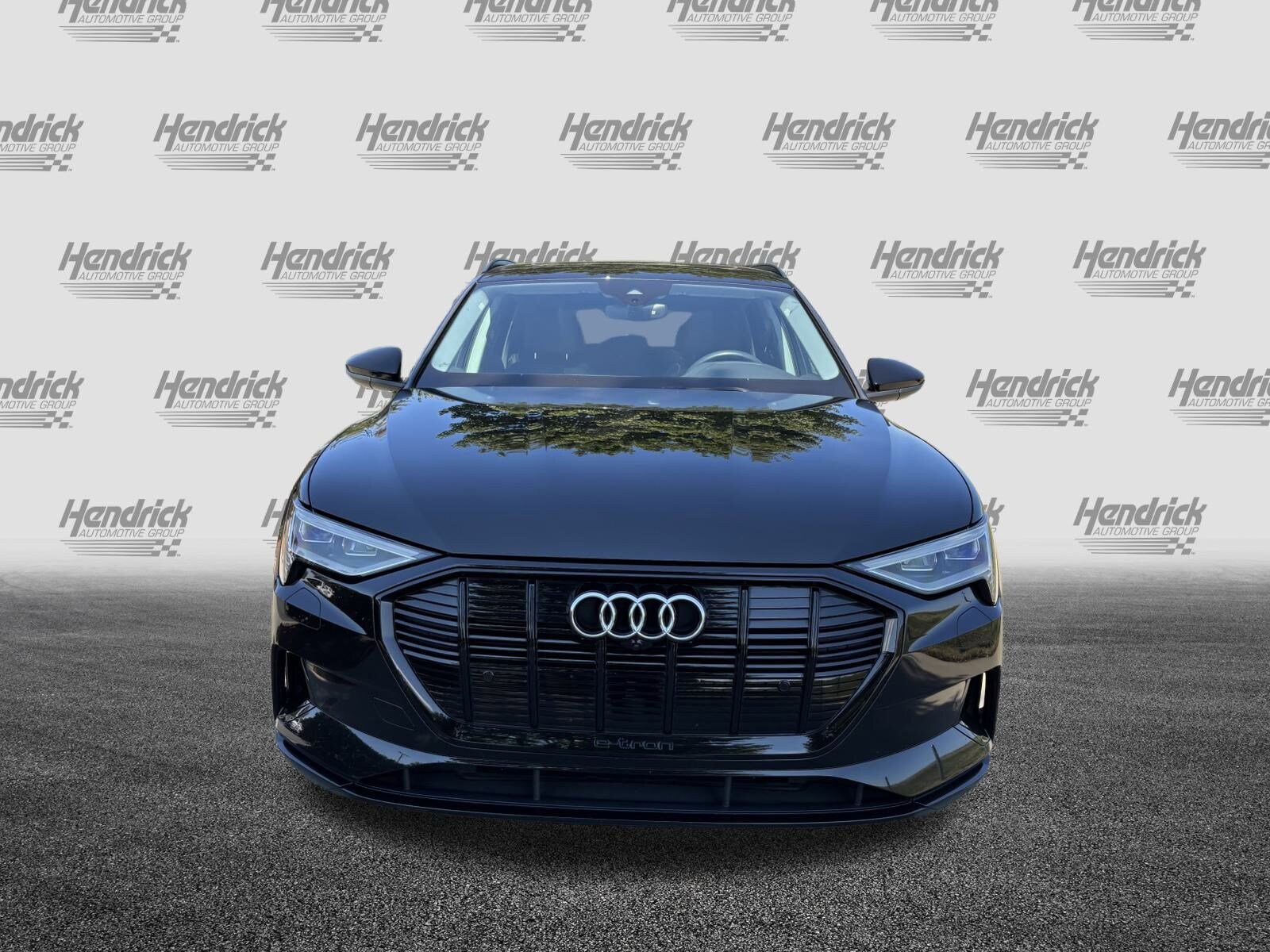 2021 Audi e-tron Premium photo 3