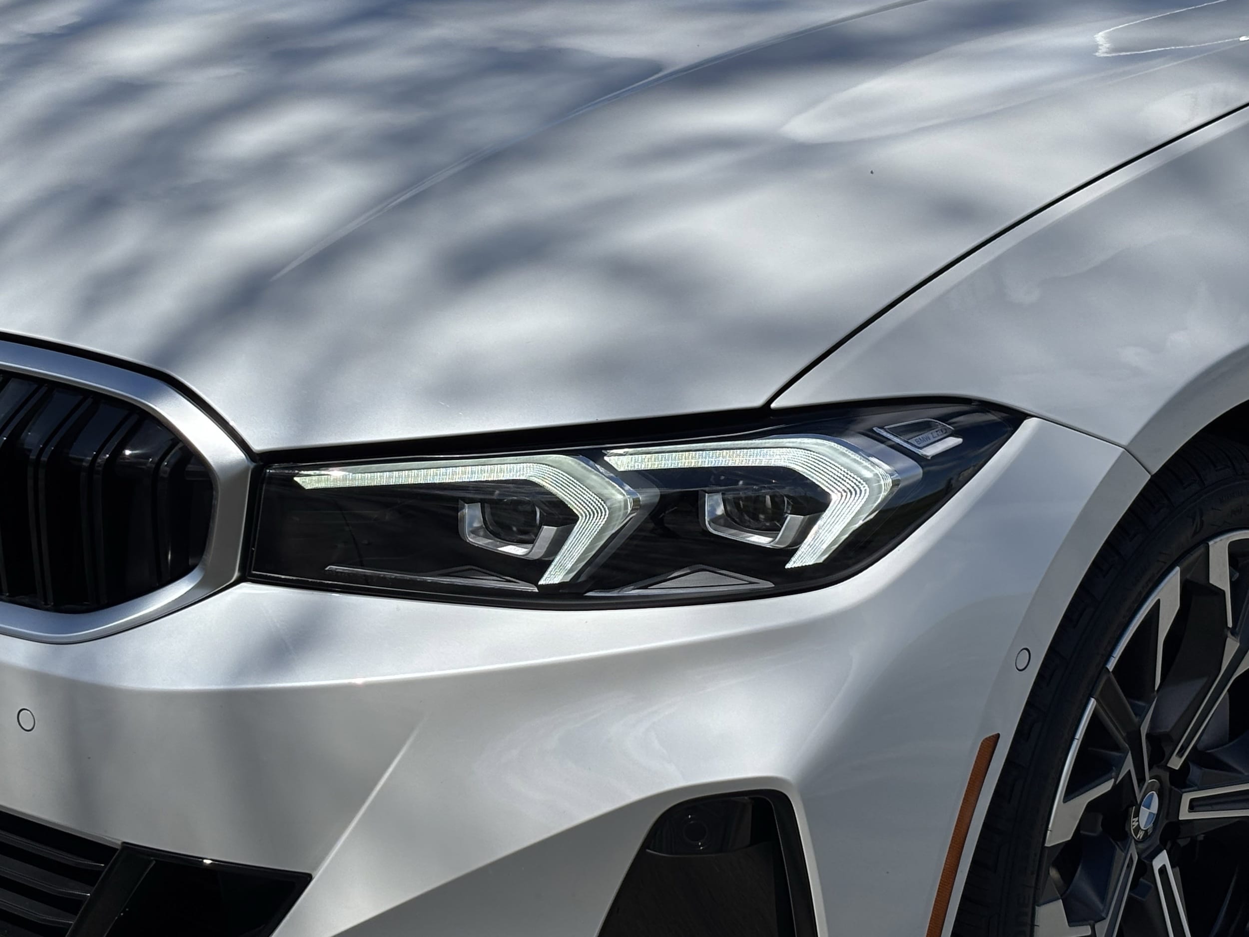 2025 BMW 3 Series 330i photo 5