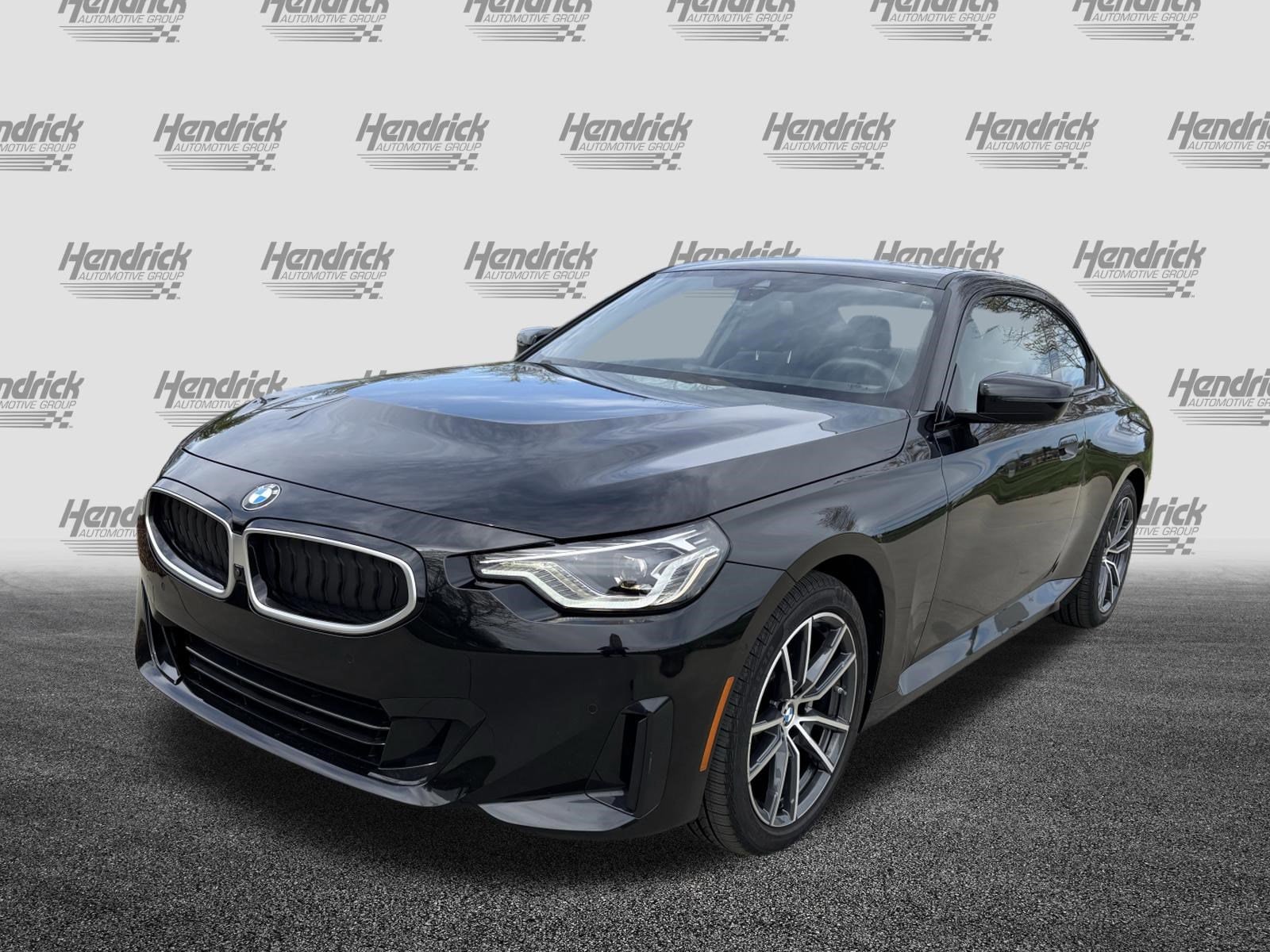 2025 BMW 2 Series 230i xDrive photo 4