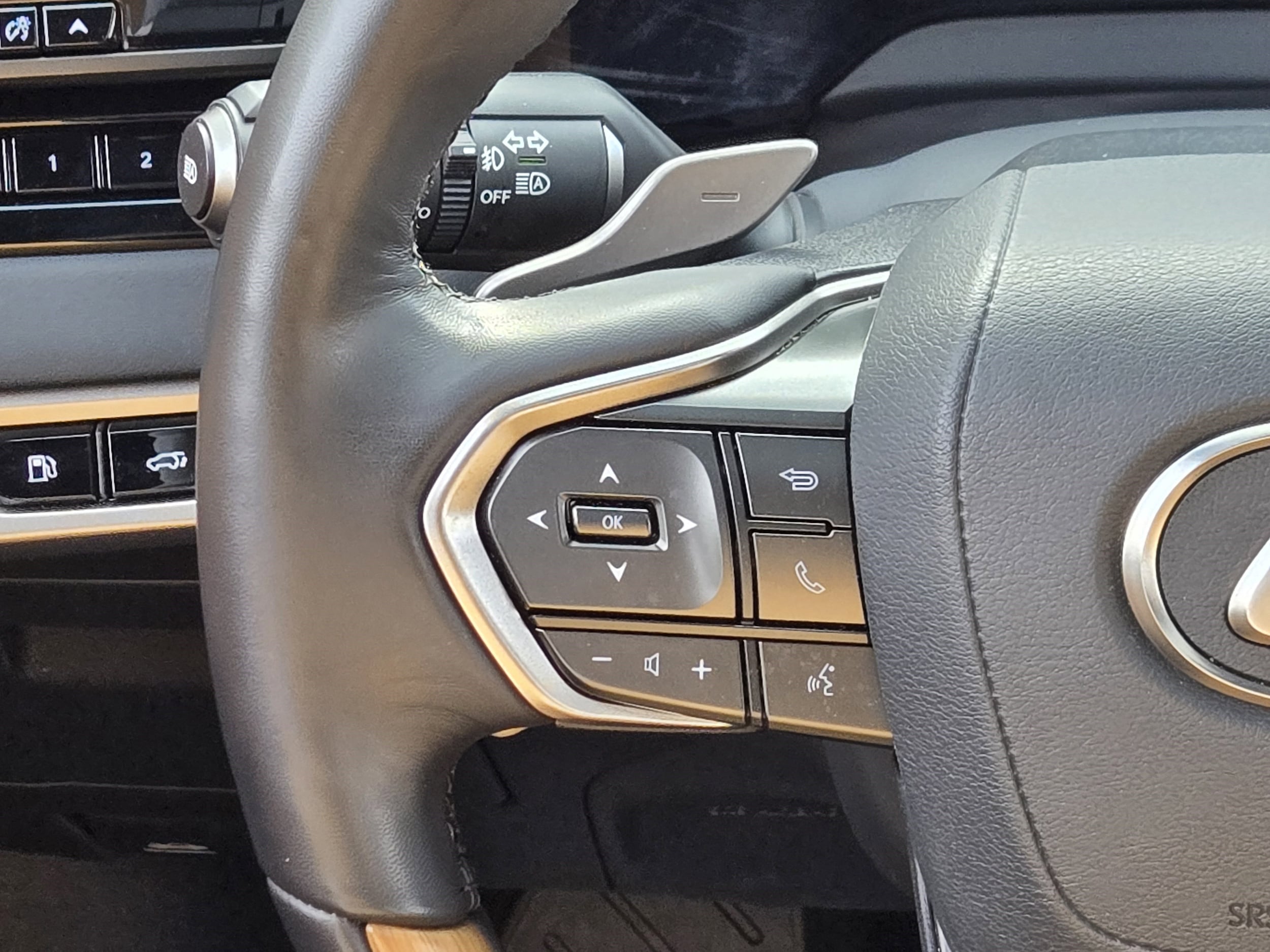 2025 Lexus RX 350 - Photo 28