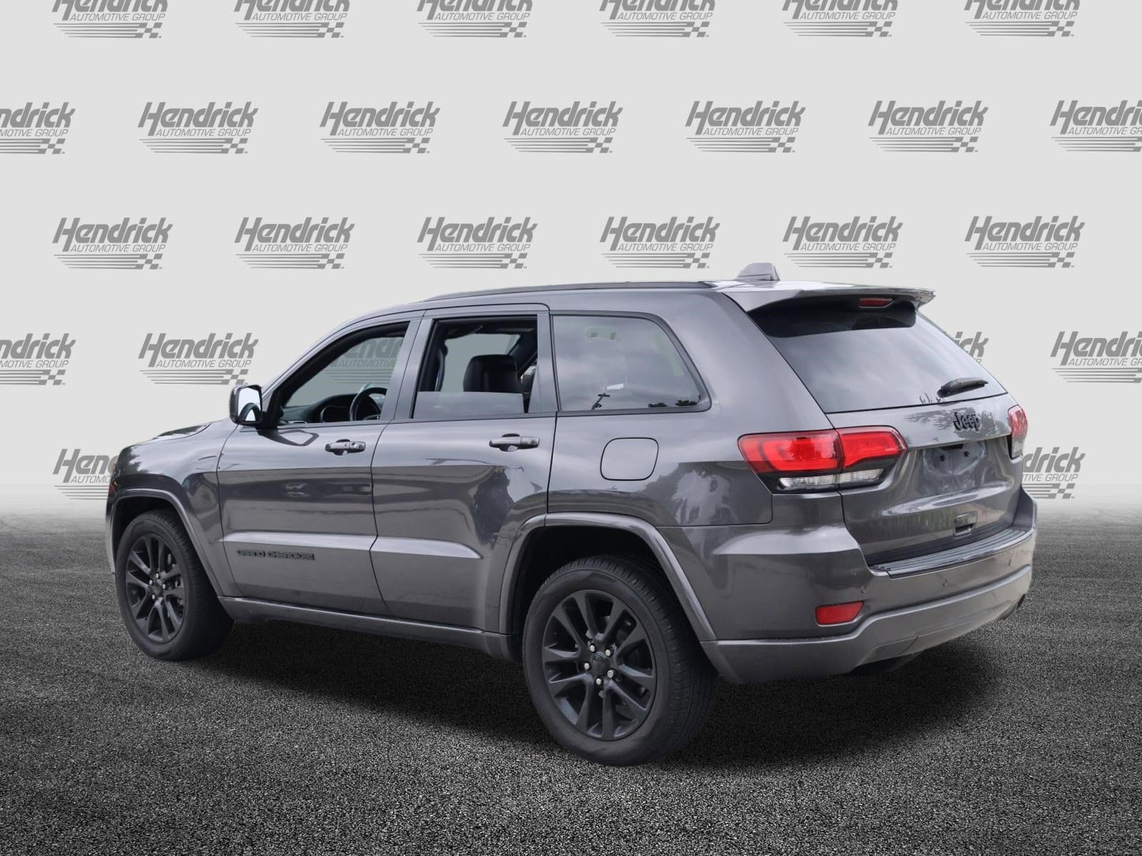 2018 Jeep Grand Cherokee Altitude photo 5