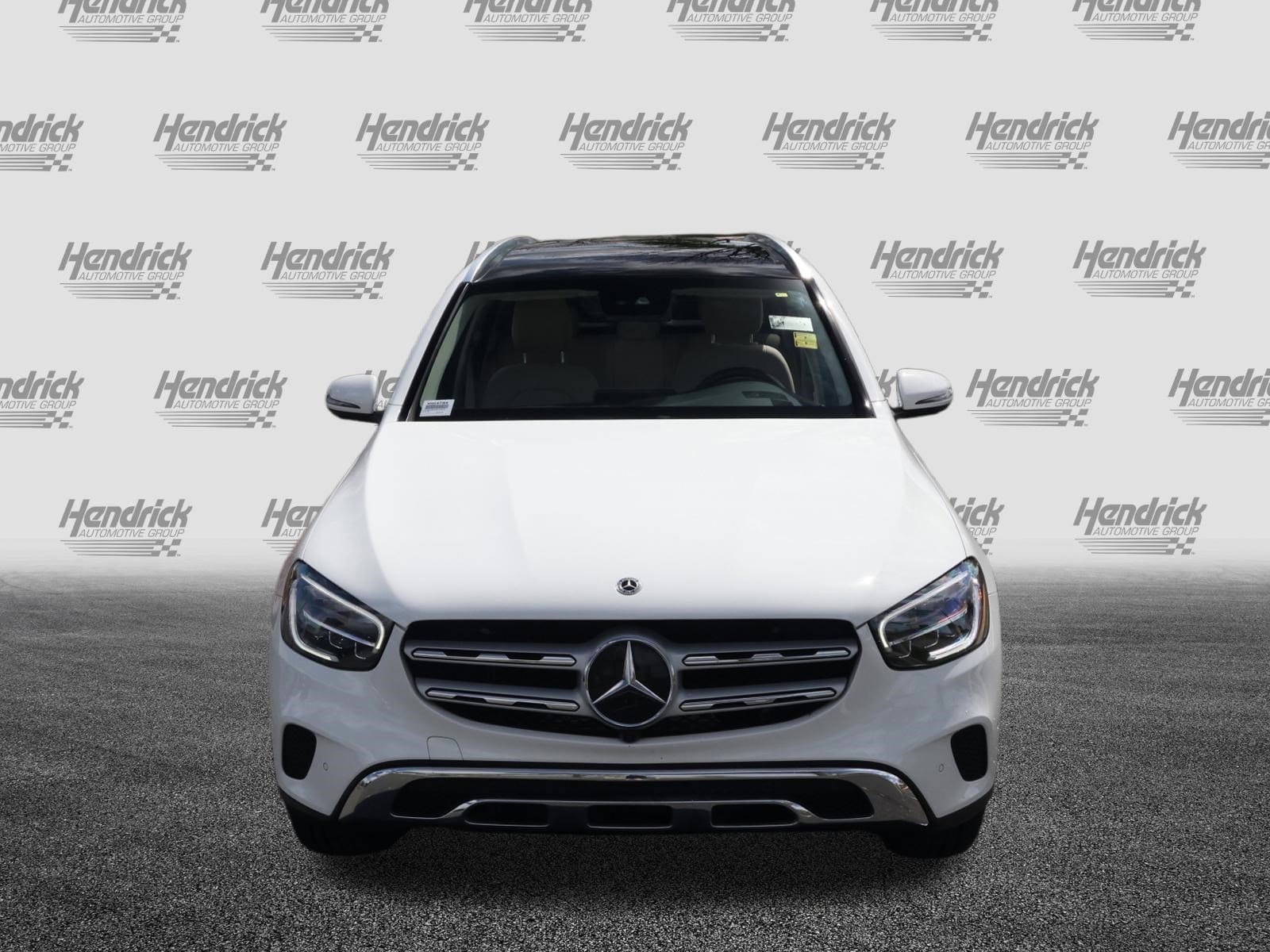 2022 Mercedes-Benz GLC 300 photo 2