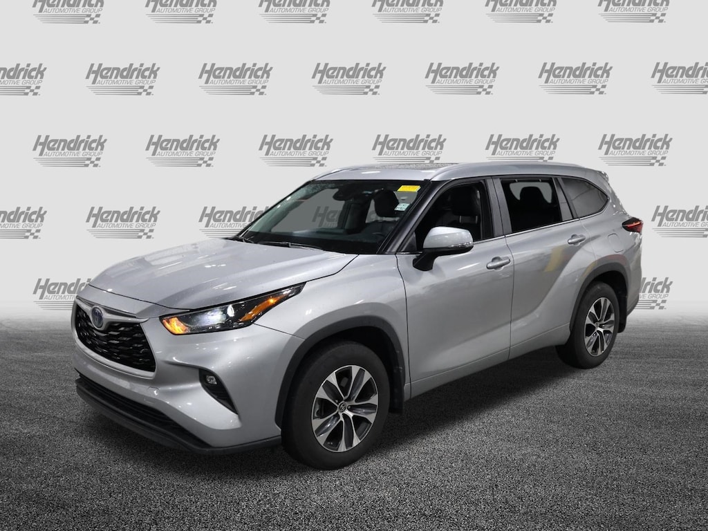 Used 2024 Toyota Highlander Hybrid XLE SUV