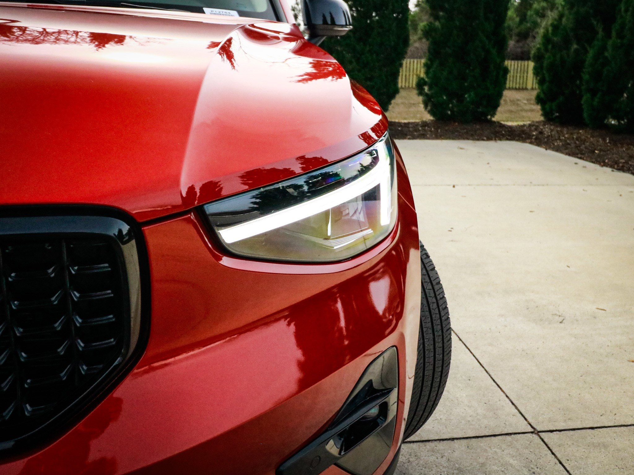 2025 Volvo XC40 Plus Dark Theme photo 2