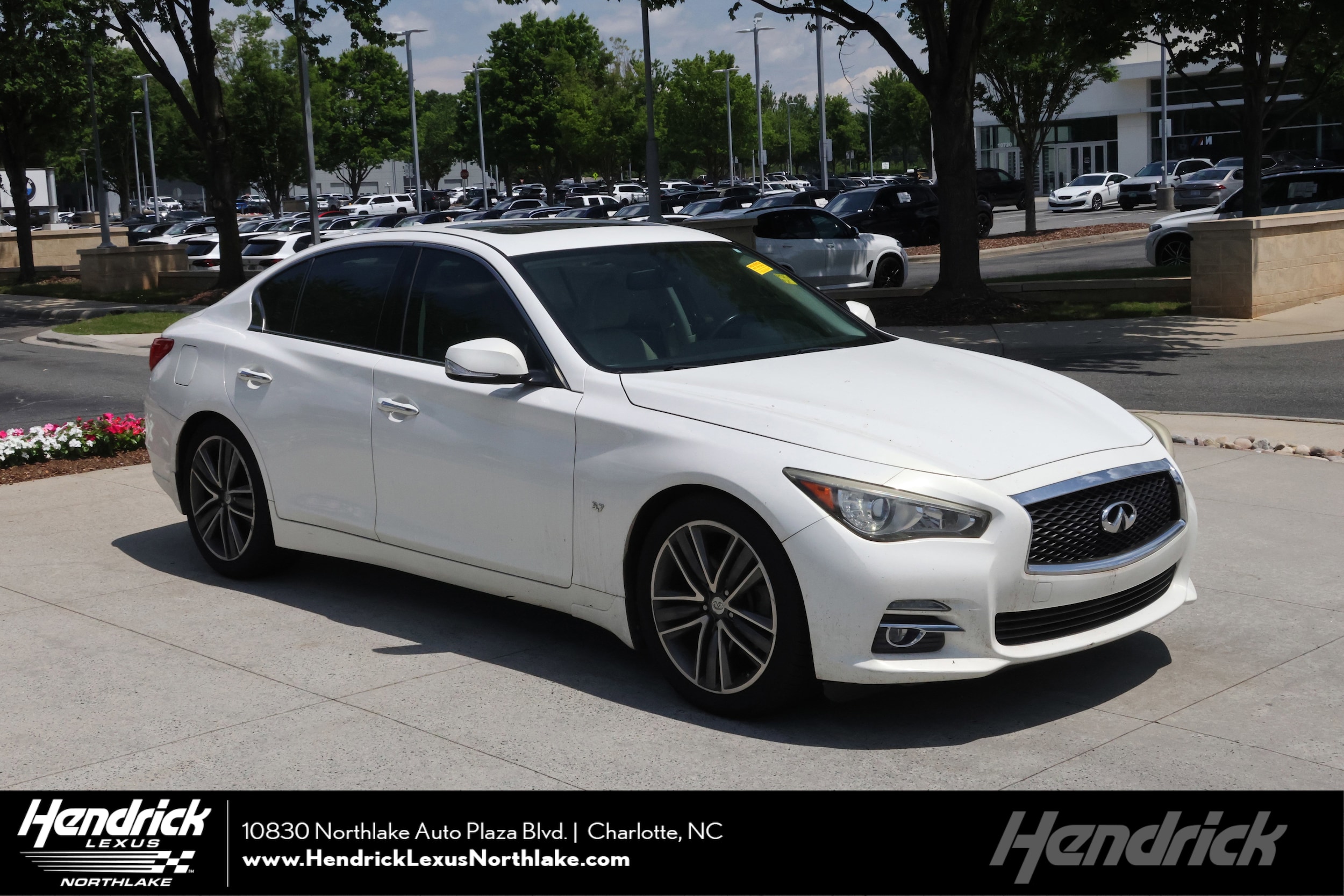 2014 INFINITI Q50's photo