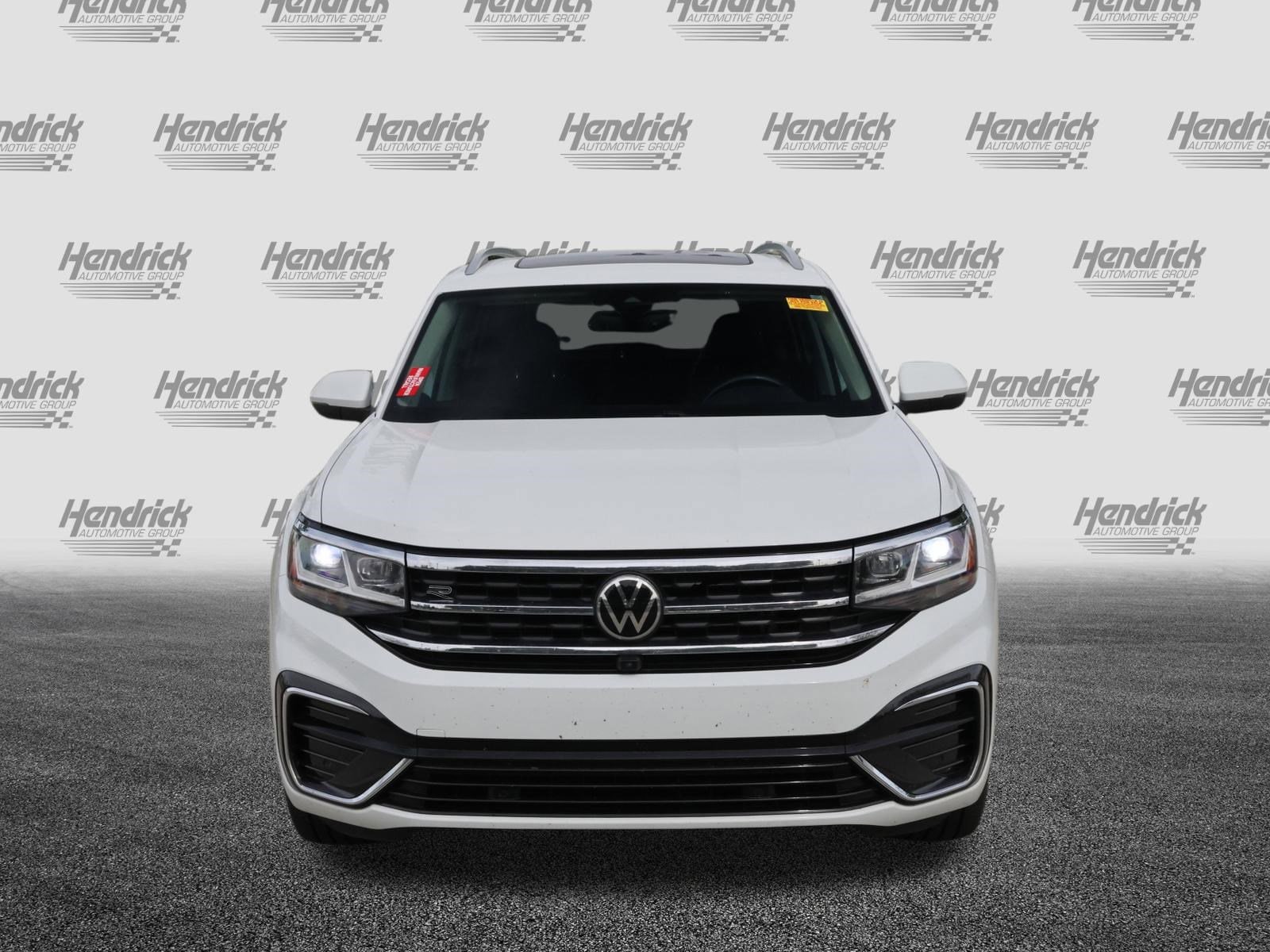 2022 Volkswagen Atlas 3.6L V6 SEL Premium R-Line 4MOTION photo 2