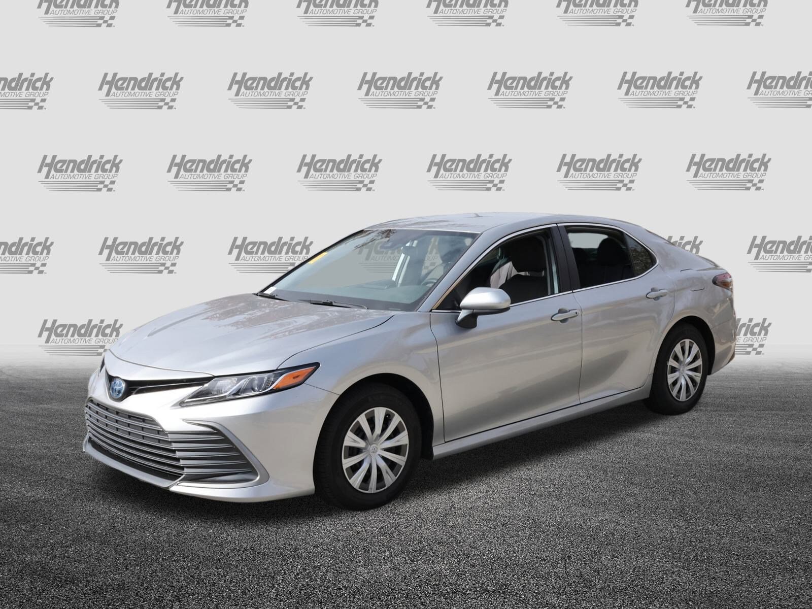 2023 Toyota Camry Hybrid LE photo 3