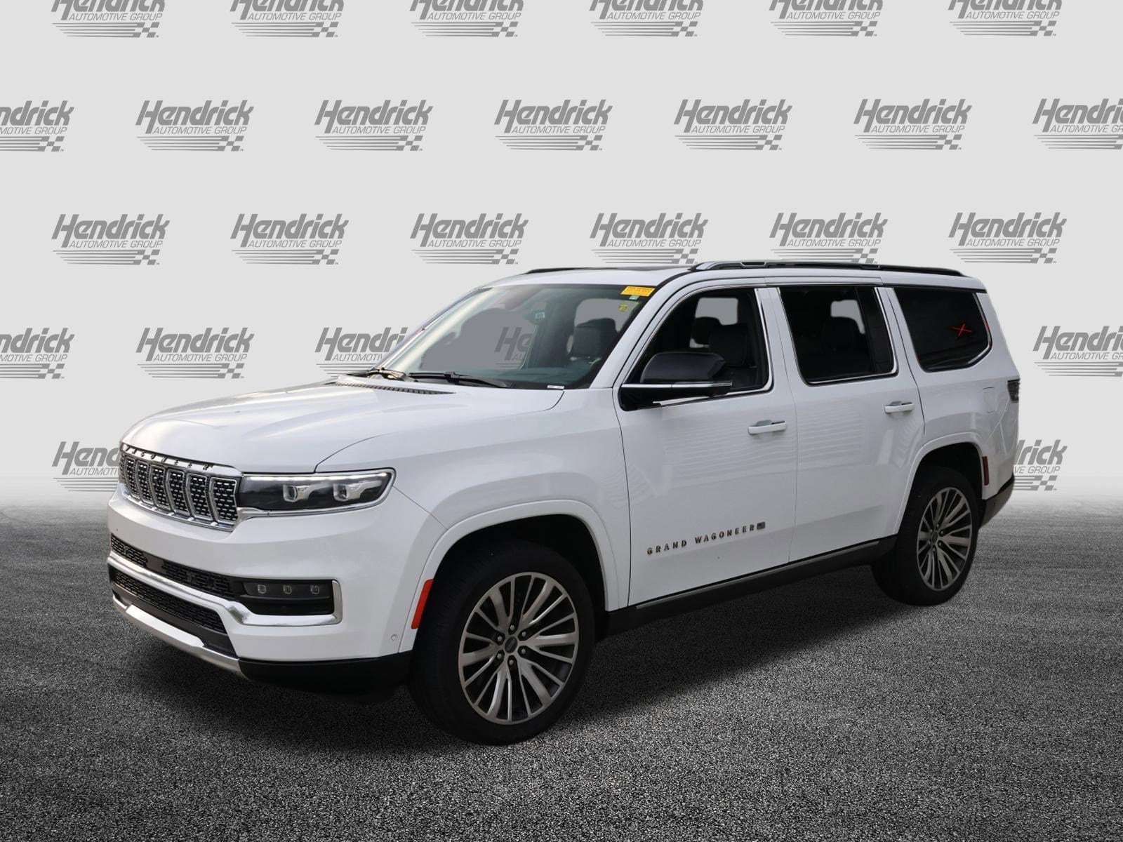 2023 Jeep Grand Wagoneer Series III photo 2