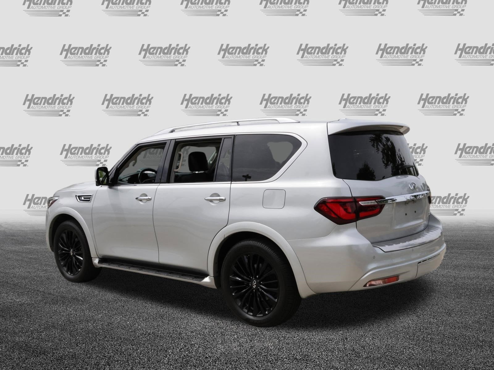 2021 INFINITI QX80 LUXE photo 5