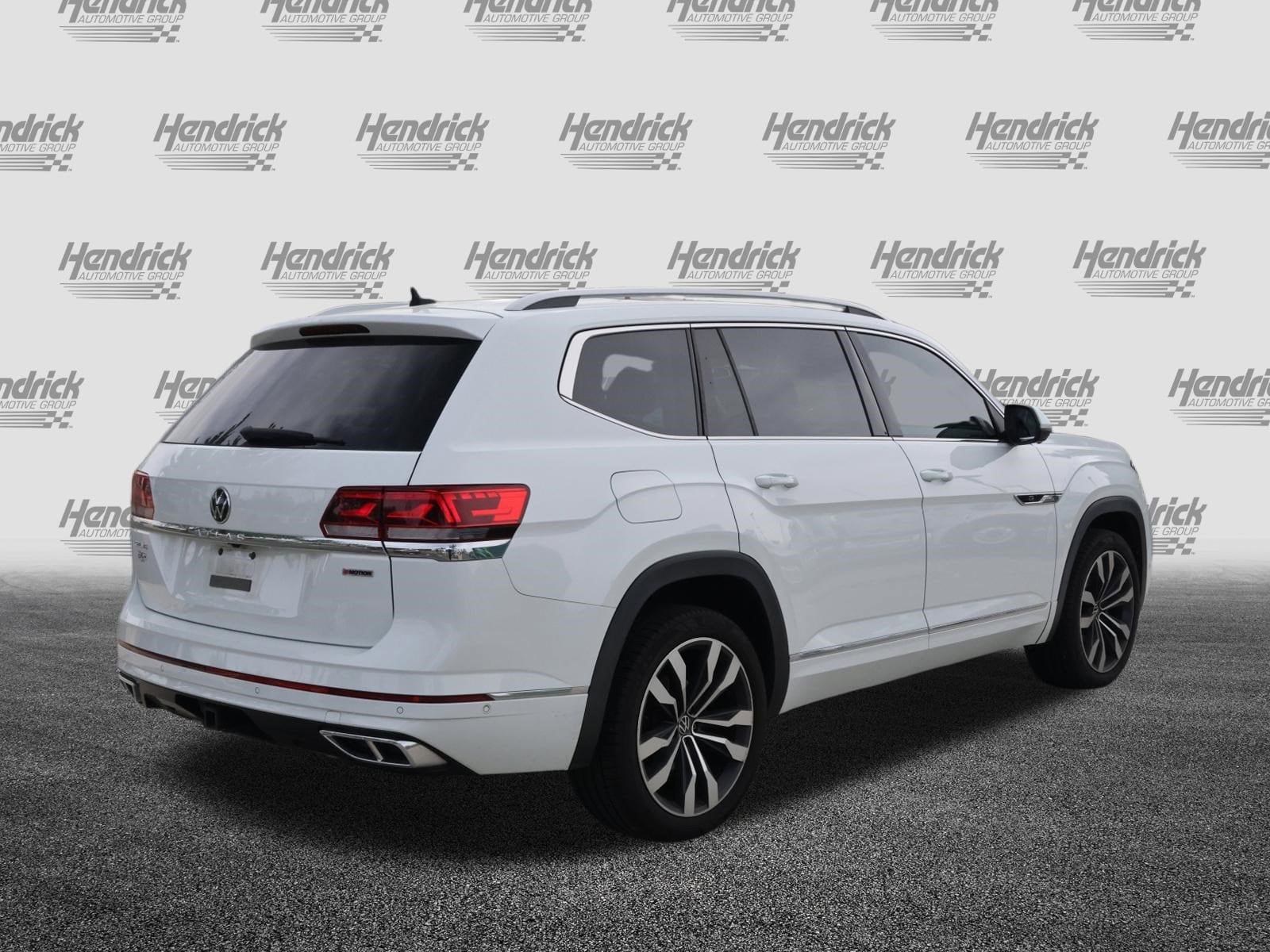 2022 Volkswagen Atlas 3.6L V6 SEL Premium R-Line 4MOTION photo 3