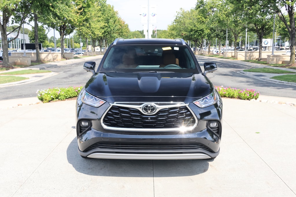 Used 2025 Toyota Highlander Platinum SUV